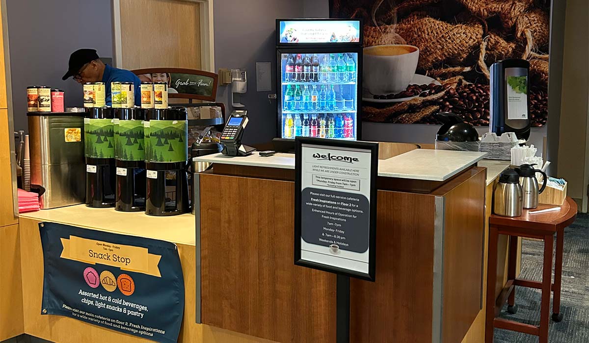 A popup snack shop is available in the Bridgeport Hospital lobby 
